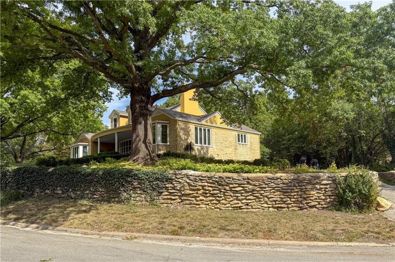 1336 Spencer Dr, Lawrence, KS 66044