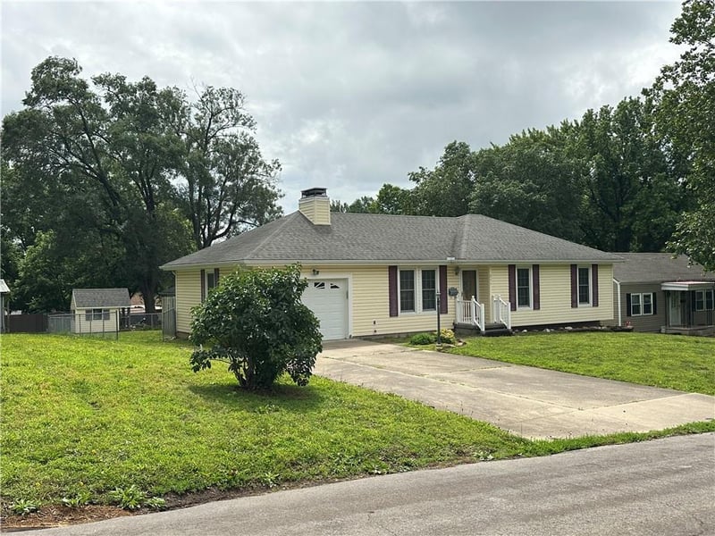 311 18th St, Lexington, MO 64067