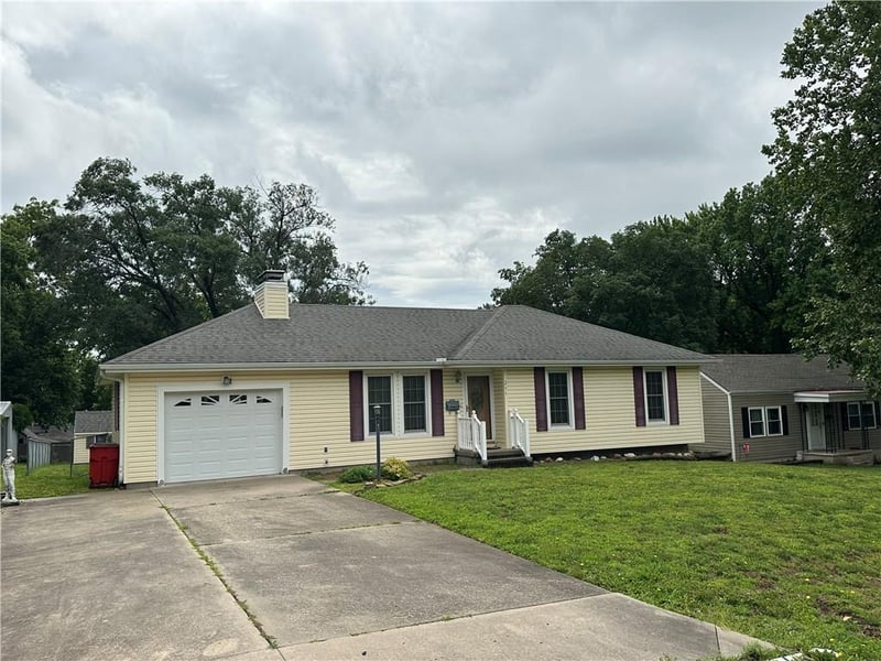 311 18th St, Lexington, MO 64067