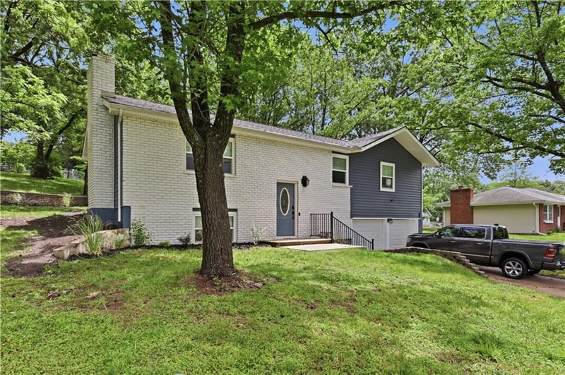 6709 Eastside Dr, Kansas City, MO 64152