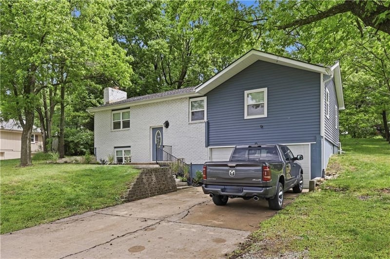 6709 Eastside Dr, Kansas City, MO 64152