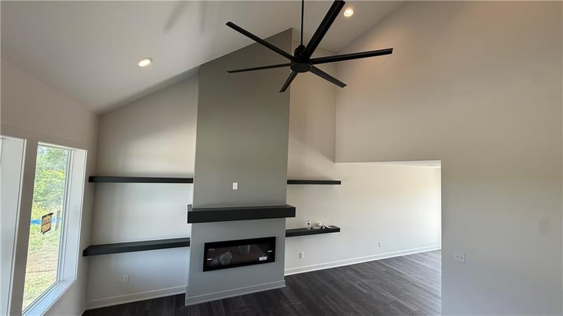 2200 Oak Ridge Dr, Oak Grove, MO 64075
