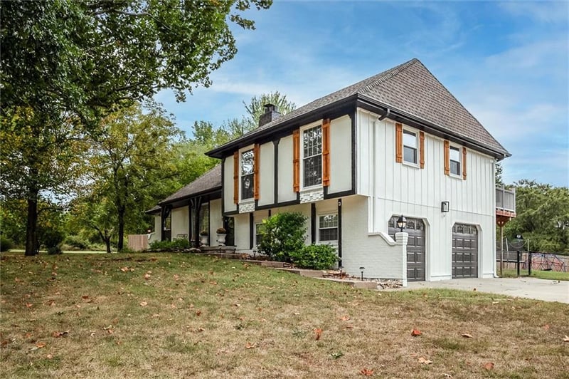 23210 Old Cyclone School Rd, Lee's Summit, MO 64064