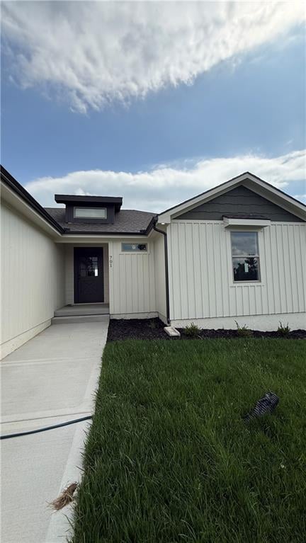 701 21st St, Oak Grove, MO 64075