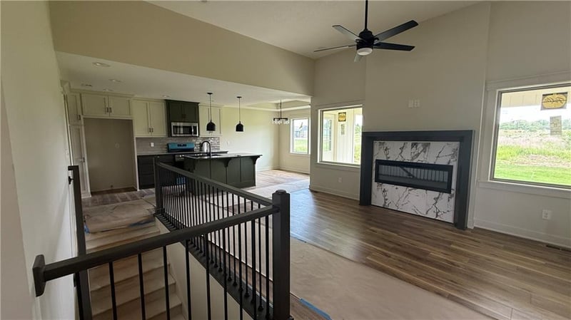 701 21st St, Oak Grove, MO 64075