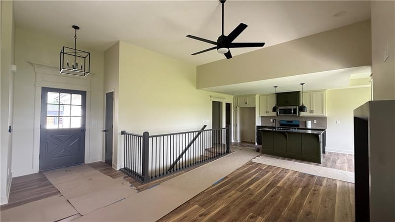 701 21st St, Oak Grove, MO 64075