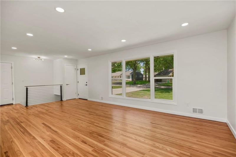 3515 W 93rd St, Leawood, KS 66206