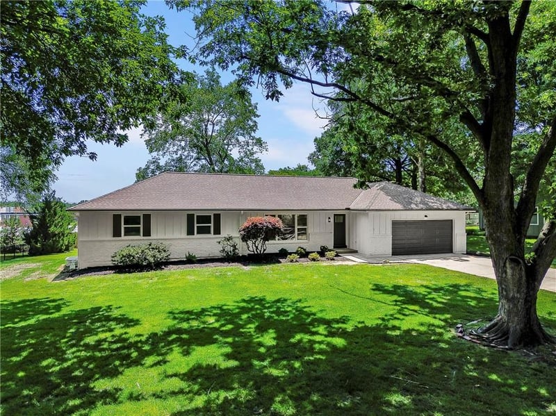 3515 W 93rd St, Leawood, KS 66206