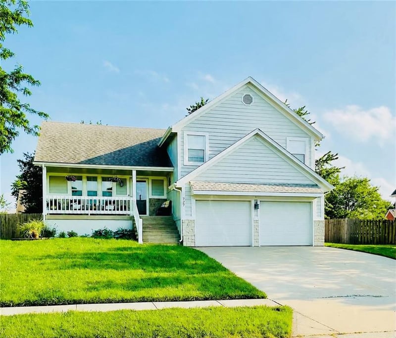 727 London Way, Lee's Summit, MO 64081
