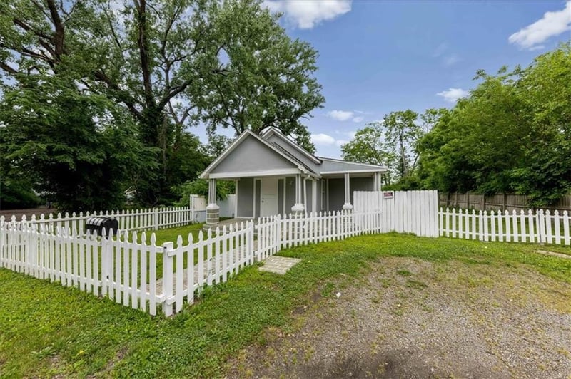 1108 39th St, Kansas City, KS 66106