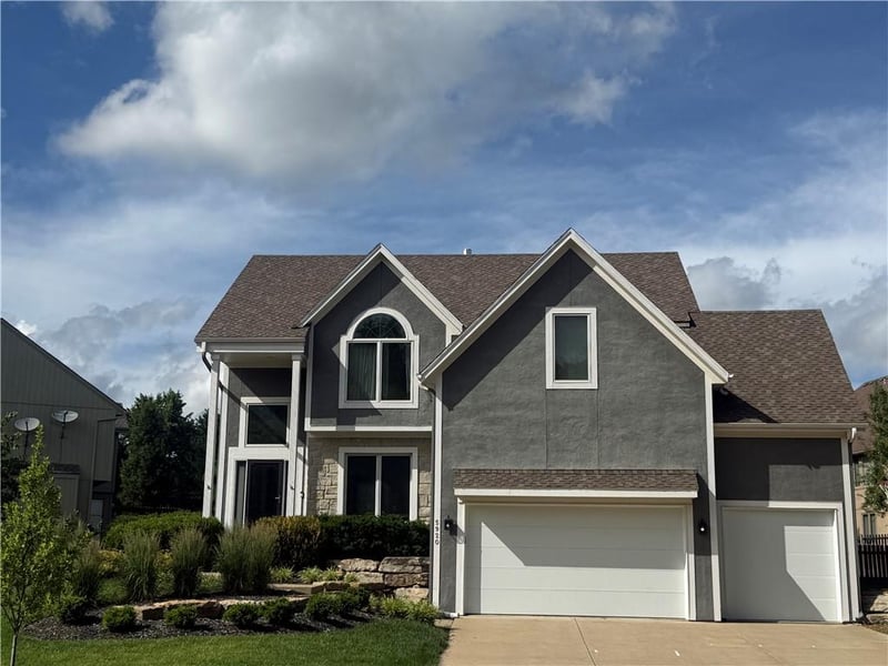 5920 153rd St, Overland Park, KS 66223