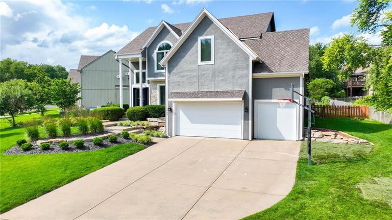 5920 W 153rd St, Overland Park, KS 66223