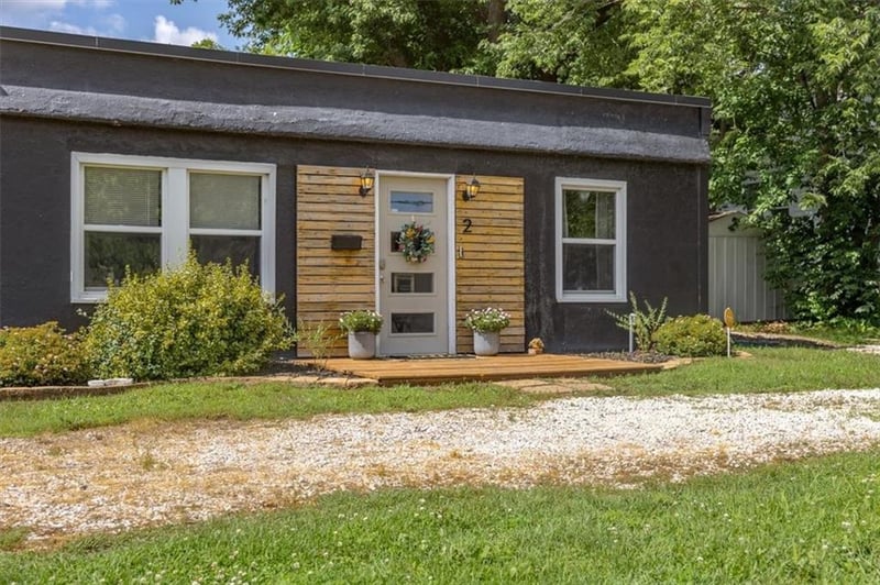 2 Vine St, Lee's Summit, MO 64063