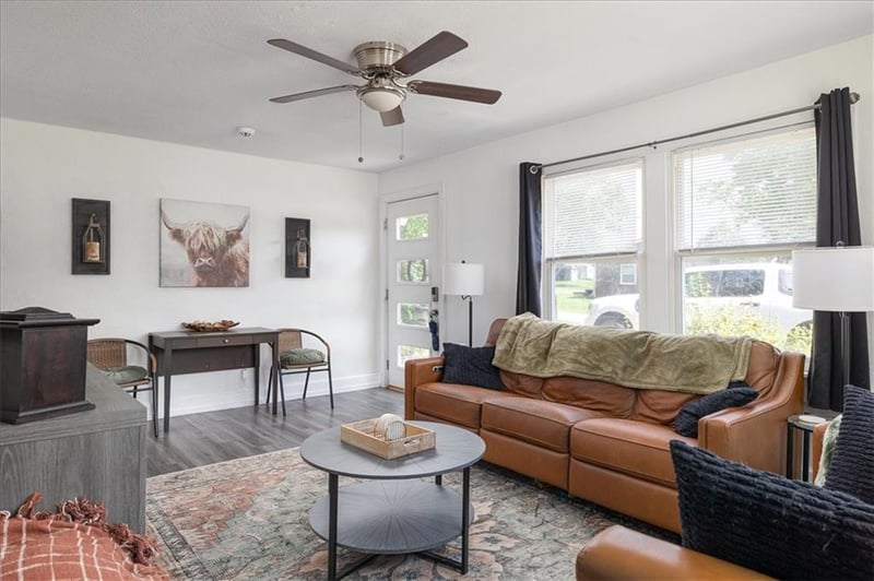 2 Vine St, Lee's Summit, MO 64063