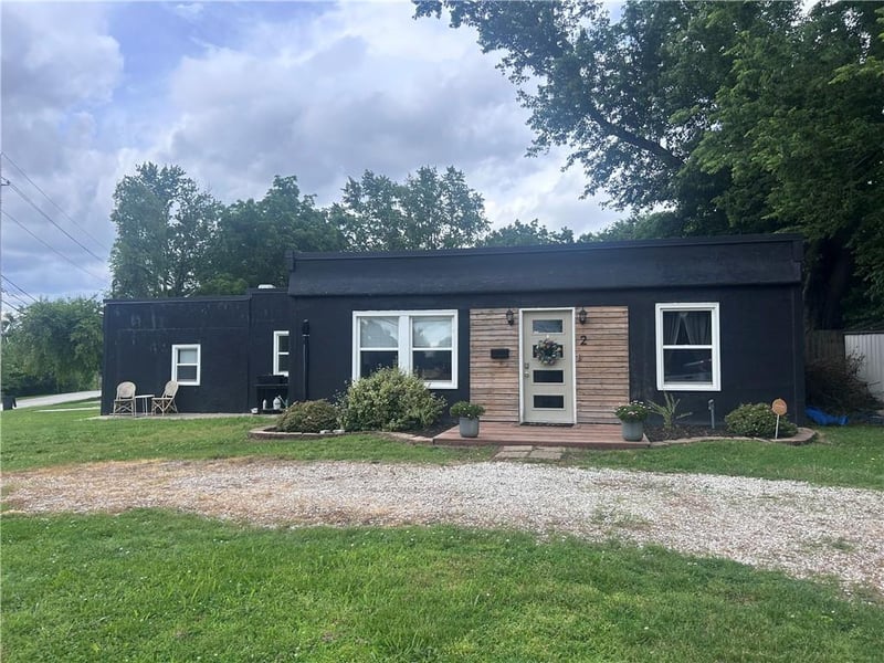 2 Vine St, Lee's Summit, MO 64063