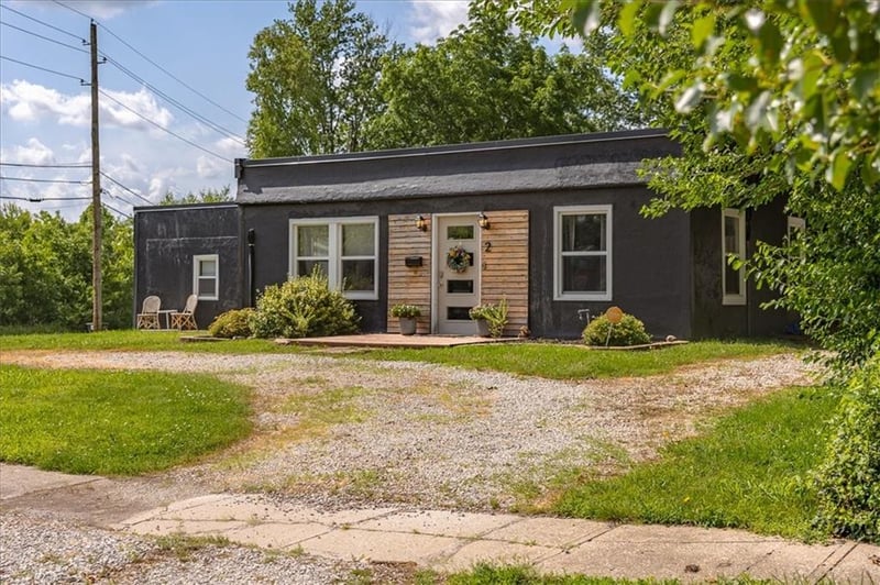 2 Vine St, Lee's Summit, MO 64063