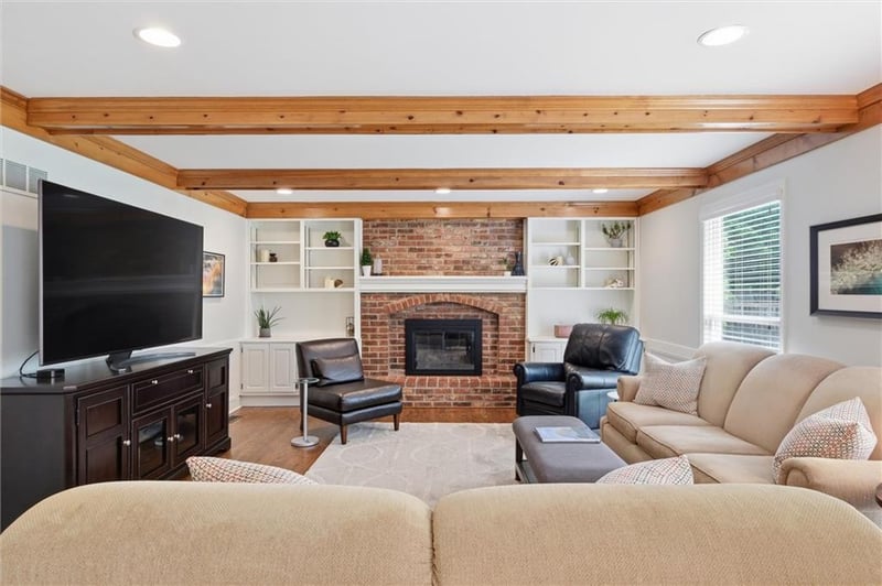 11705 Craig St, Overland Park, KS 66210