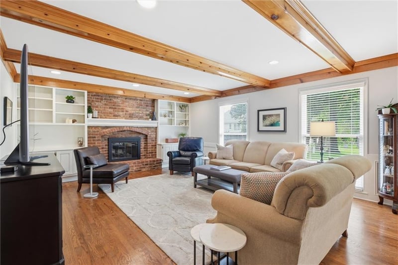 11705 Craig St, Overland Park, KS 66210