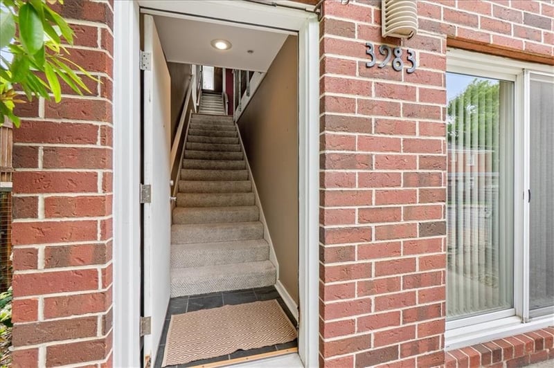3983 Pennsylvania Ave, Kansas City, MO 64111