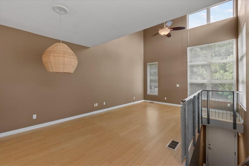 3983 Pennsylvania Ave, Kansas City, MO 64111