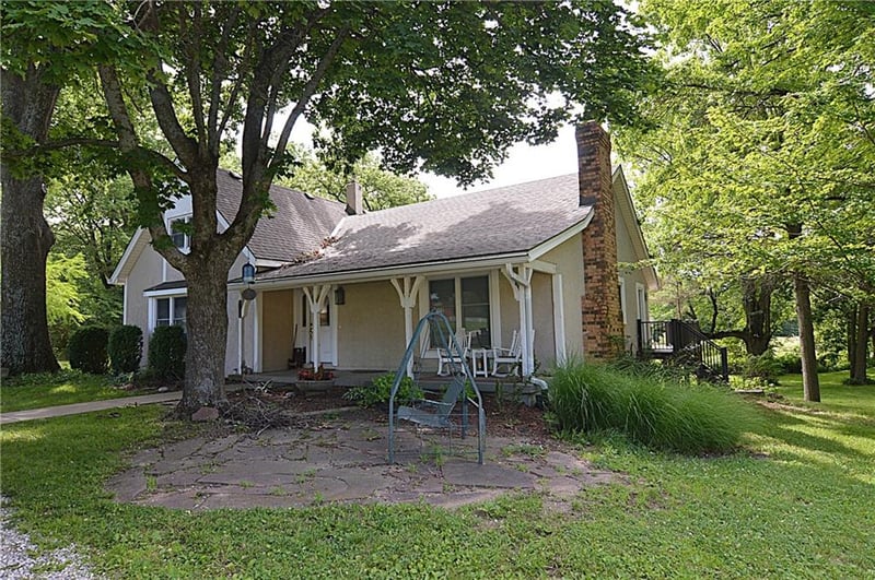 13905 Leavenworth Rd, Basehor, KS 66007