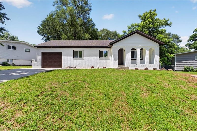 8206 Ohio Ave, Kansas City, KS 66112