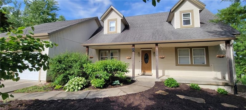 1010 Prairie Ln, Raymore, MO 64083