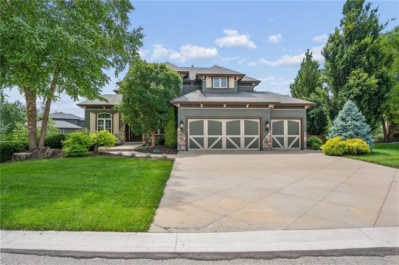 2437 Angel Fish Cir, Lee's Summit, MO 64086