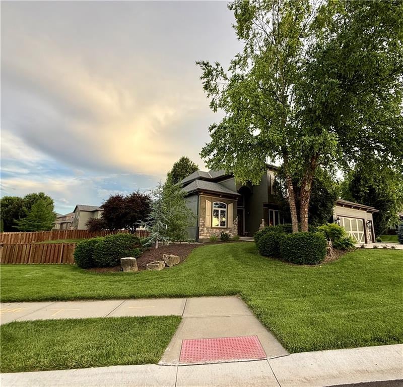 2437 Angel Fish Cir, Lee's Summit, MO 64086