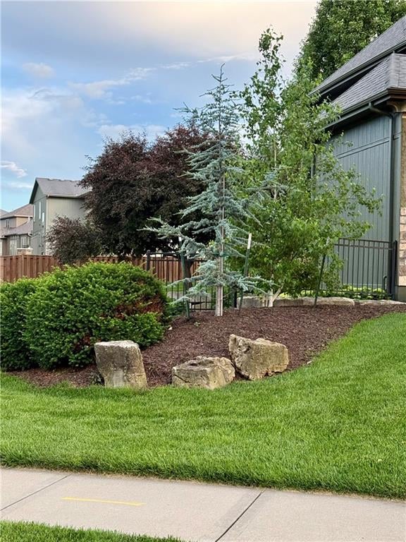 2437 Angel Fish Cir, Lee's Summit, MO 64086