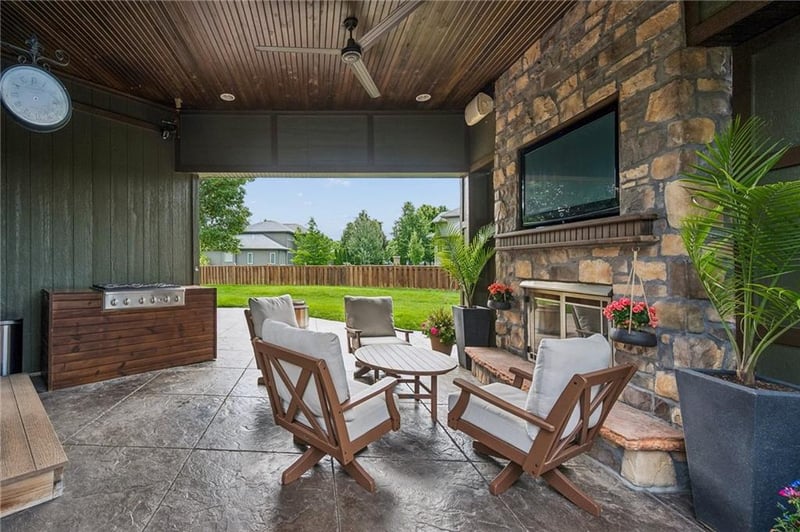 2437 Angel Fish Cir, Lee's Summit, MO 64086