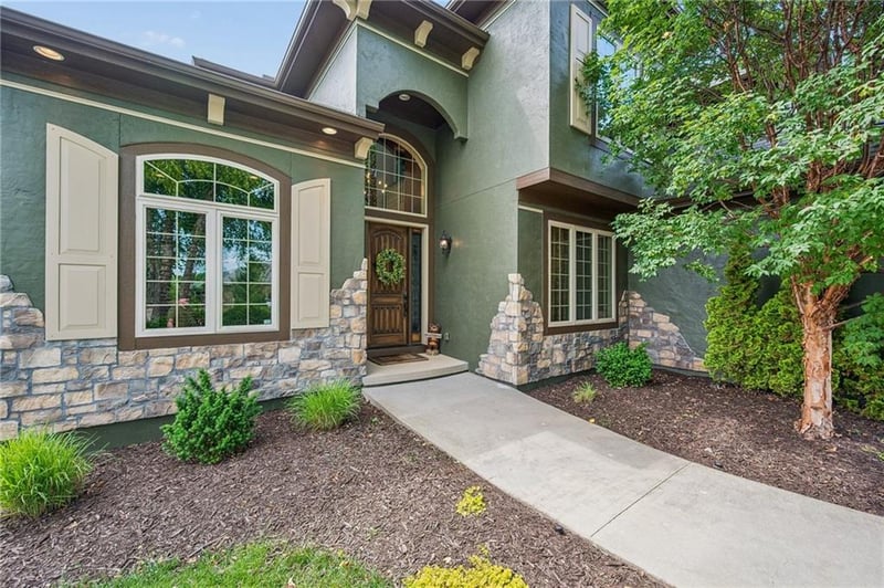 2437 Angel Fish Cir, Lee's Summit, MO 64086