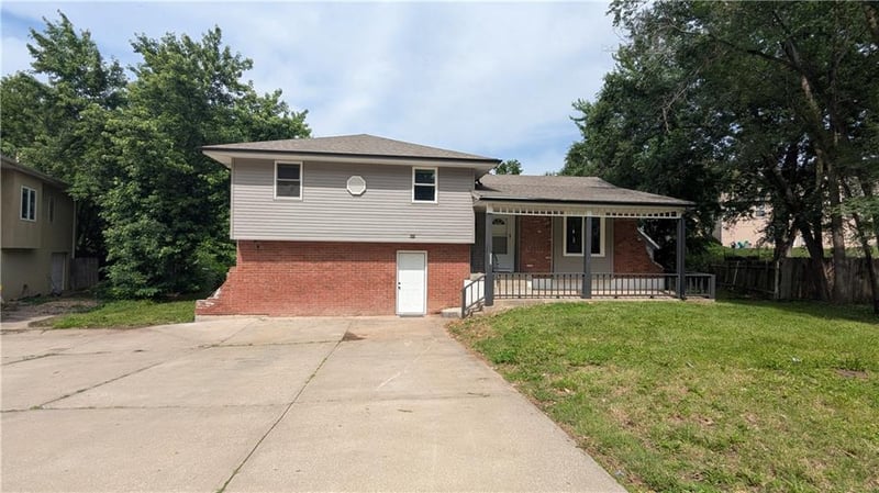 2005 Plymouth Rd, Independence, MO 64058