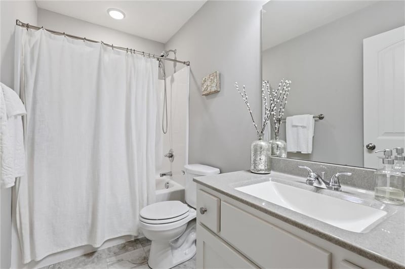 13235 N Shadow Brook Ct, Platte City, MO 64079