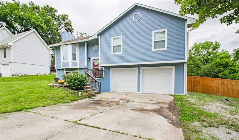 504 Dogwood Dr, Knob Noster, MO 65336