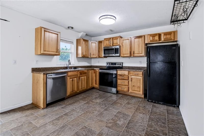 504 Dogwood Dr, Knob Noster, MO 65336