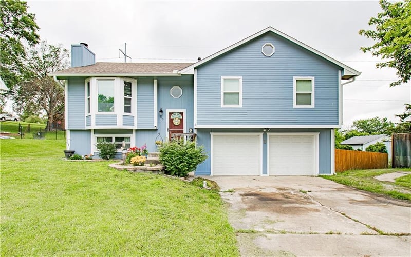 504 Dogwood Dr, Knob Noster, MO 65336