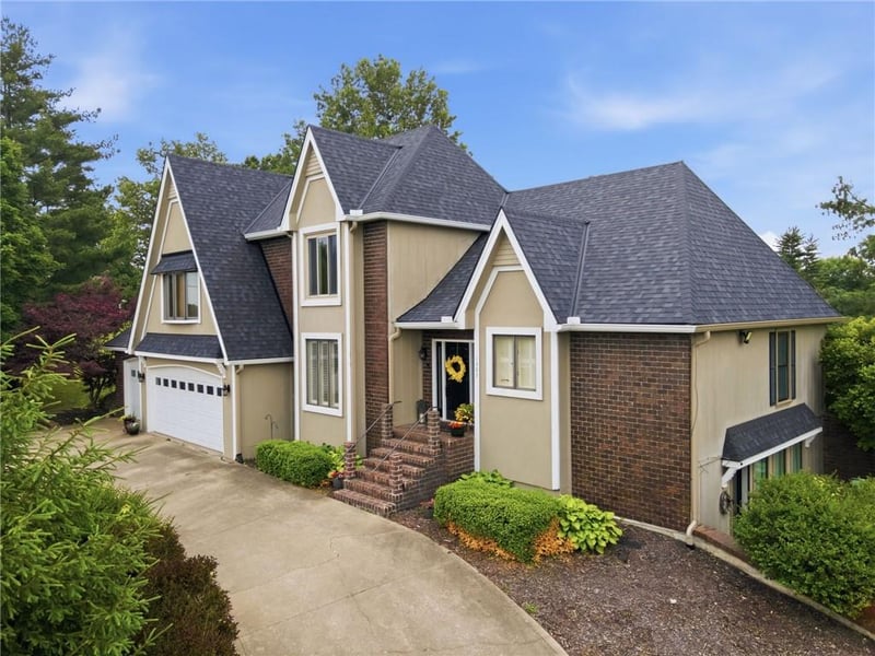 1303 Shirkey Ave, Richmond, MO 64085