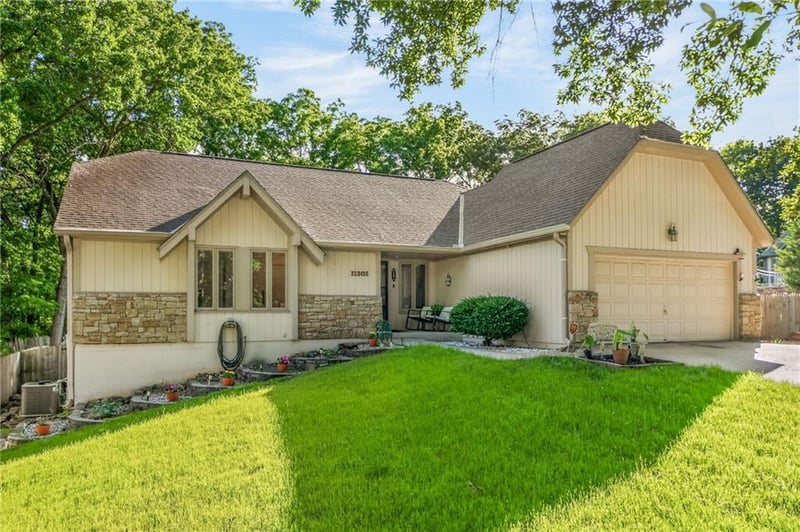 11301 71st St, Raytown, MO 64133