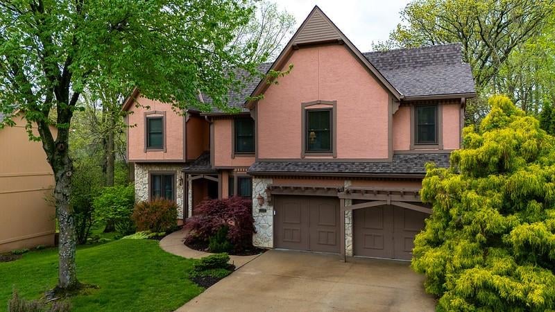 6120 N Strathbury Ave, Kansas City, MO 64151