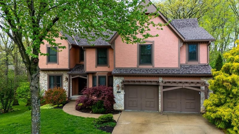 6120 N Strathbury Ave, Kansas City, MO 64151