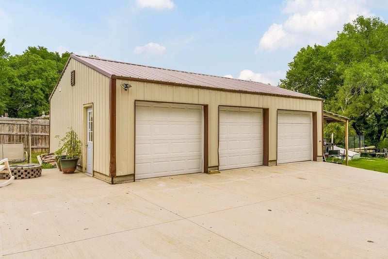 2517 18th St, Kansas City, KS 66106