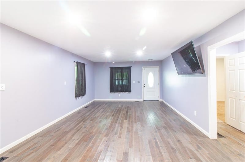 1007 Independence St, Harrisonville, MO 64701