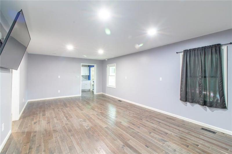 1007 Independence St, Harrisonville, MO 64701