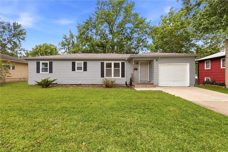 604 Hickory St, Gardner, KS 66030