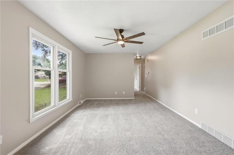 604 Hickory St, Gardner, KS 66030