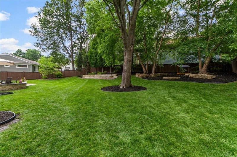 5726 Howe Dr, Fairway, KS 66205