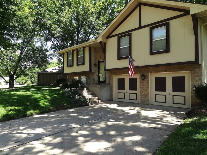 6807 Orchard St, Liberty, MO 64068