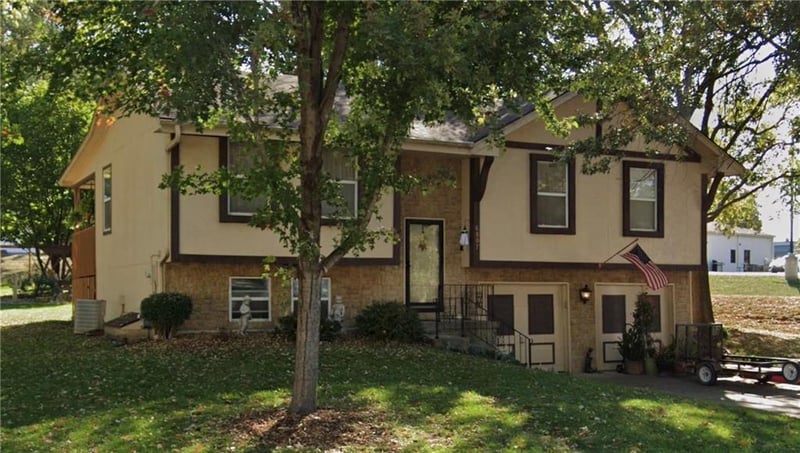 6807 Orchard St, Liberty, MO 64068