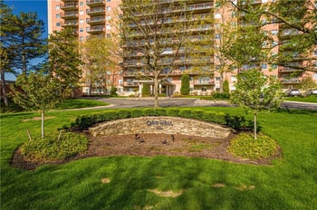 4550 Warwick Blvd #1205, Kansas City, MO 64111